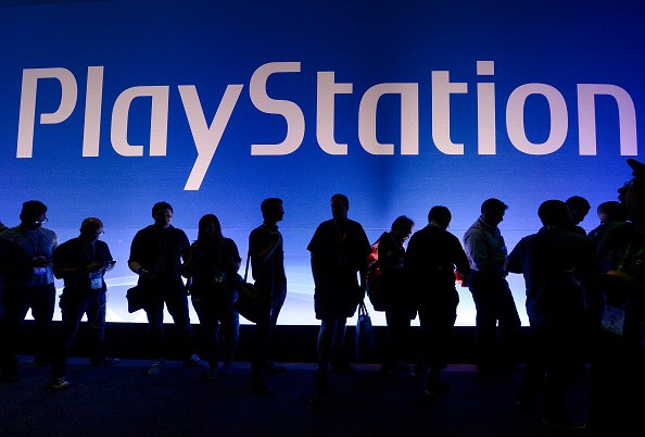 Gamers wait in line to enter Sony Playstation booth during the annual E3 2016 gaming conference at the Los Angeles Convention Center on June 14, 2016 in Los Angeles, California. The Electronic Entertainment Expo will run from June 14 -16. 