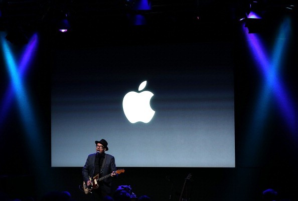 Musician Elvis Costello performs during an Apple product announcement at the Apple campus on September 10, 2013 in Cupertino, California.