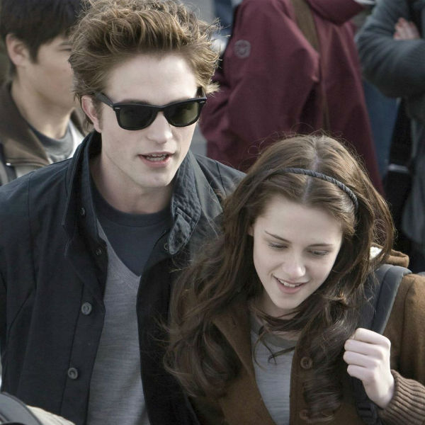 Robert Pattinson played the lead role of Edward Cullen in "Twilight" movies.