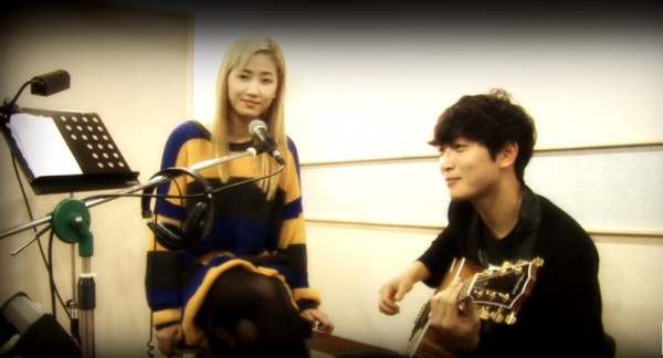 Yenny and Jeong Jinwoon in their 'Last Christmas' track gift for the Wonderful