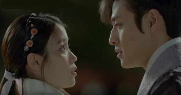Actress IU and actor Kang Ha Neul in an episode of SBS's 'Scarlet Heart Ryeo.'