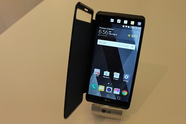 LG shows displays its new flagship V20 smartphone in San Francisco on Septembr 6, 2016. South Korean consumer electronics titan LG unveiled a flagship V20 smartphone aimed at internet age 'storytellers' on the eve of an Apple event expected to star a new 