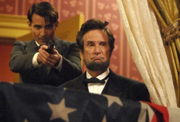 Goran Višnjić as Garcia Flynn, the mastermind criminal in "Timeless", is shown trying to kill President Abraham Lincoln.