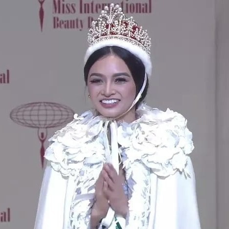 Miss International 2016 Kylie Verzosa from the Philippines visibly happy after being crowned as winner.