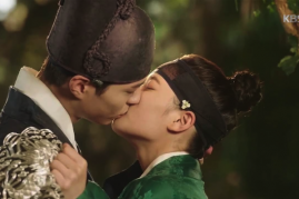 Park Bo Gum and Kim Yoo Jung's controversial kissing scene from KBS2 drama 'Moonlight Drawn by Clouds.'