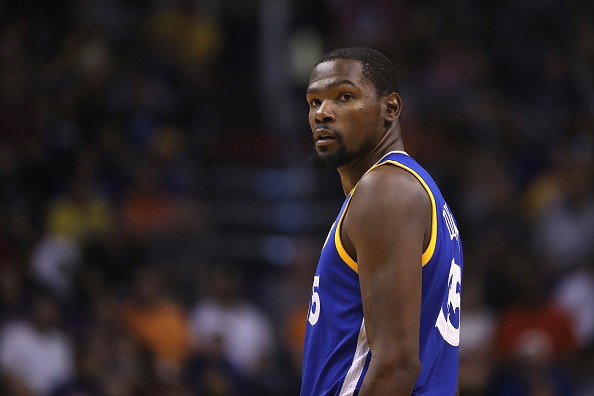 Kevin Durant #35 of the Golden State Warriors during the first half of the NBA game against the Phoenix Suns at Talking Stick Resort Arena on October 30, 2016 in Phoenix, Arizona. 