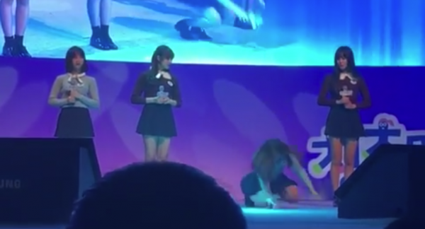 GFRIEND member SinB fainted on stage during a performance at the Chonbuk National University on Nov. 3.