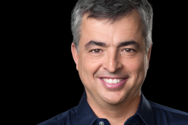 The image shows the Apple SVP Eddy Cue. 