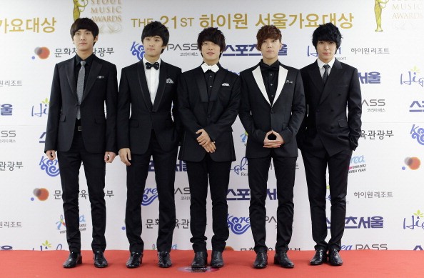  FTISLAND arrive during the 21st High1 Seoul Music Awards at Olympic gymnasium