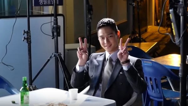 Actor Go Kyung Pyo on the set of "Incarnation of Jealousy."