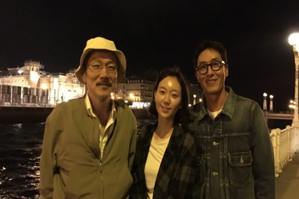 Kim Joo Hyuk and Lee Yoo Young pictured here with 'Yourself and Yours' director Hong Sang Moo.