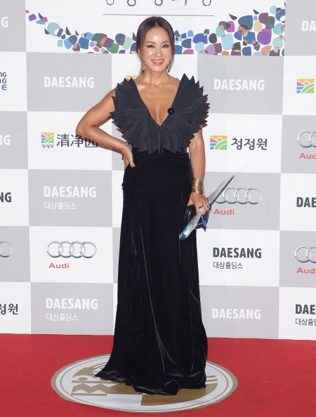 Korean singer-actress Uhm Jung Hwa in attendance during the 34st Blue Dragon Film Awards at Kyung Hee University.