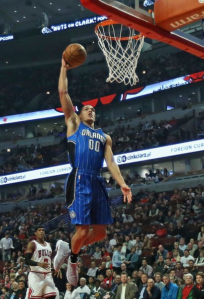 Aaron Gordon #00 of the Orlando Magic goes up for a dunk against the Chicago Bulls at the United Center on November 7, 2016 in Chicago, Illinois.
