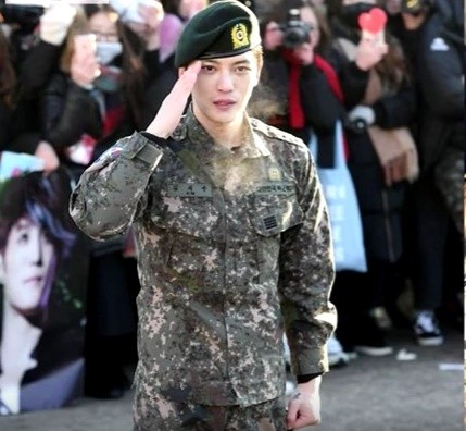 On Dec. 30, 2016, JYJ's Kim Jaejoong was discharged from his military enlistment. The 30-year old singer previously enlisted as an active duty soldier in March 2015.