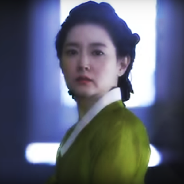 "Jewel in the Palace" alum Lee Young-ae plays two roles, the title role and a college history professor, in the SBS drama series "Saimdang: the Herstory."