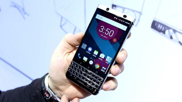 Tech bloggers got a first look of BlackBerry Mercury at the CES 2017 