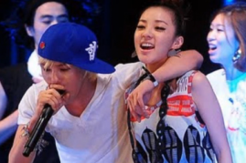 G-Dragon and Dara collaborate together in a live performance of GD's solo track 