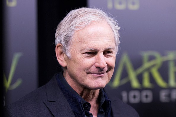 Modern Family Season 8 news & update: ‘Legends of Tomorrow’ actor Victor Garber nabs guest spot on ABC’s hit sitcom 