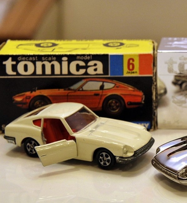  Tomica first edition die-cast 'Nissan Fairlady Z432' toy car