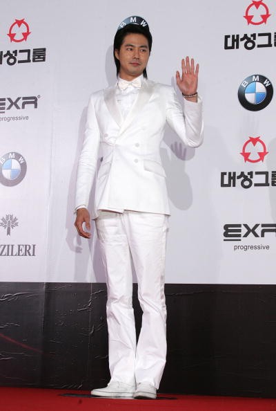 Jo In Sung arrives at the awarding ceremony of the 44th DaeSong Film Awards.