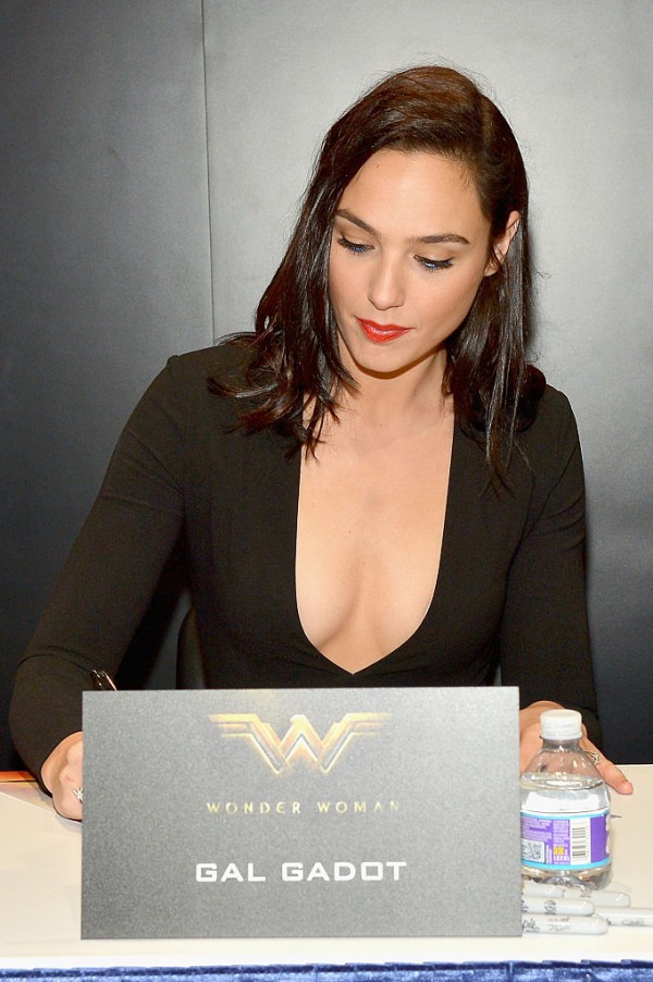 Wonder Woman Cast Signing At San Diego Comic-Con 2016