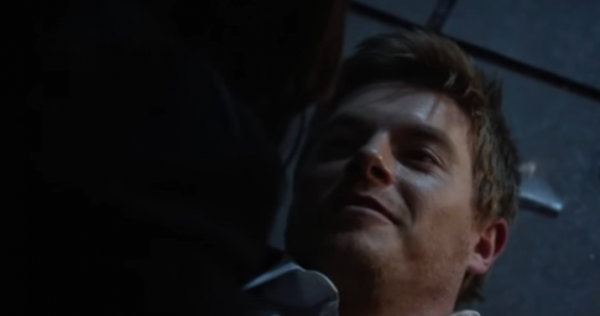 Eddie Thawne kills himself to erase the Reverse-Flash's existence in a scene from "The Flash" Season 1 finale.