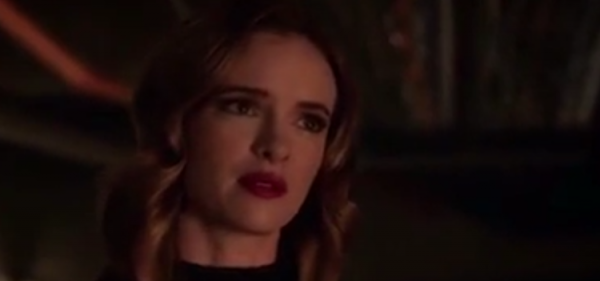 Caitlin invites Julian to the West's Christmas party in a scene from "The Flash" Season 3 episode 9.