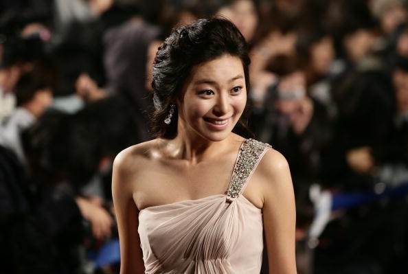 Korean actress Lee Young Eun arrives at the 46th Daejong Film Awards.
