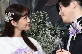 H.O.T's Moon Hee Jun and Crayon Pop's Soyul tie the knot after dating for almost a year.