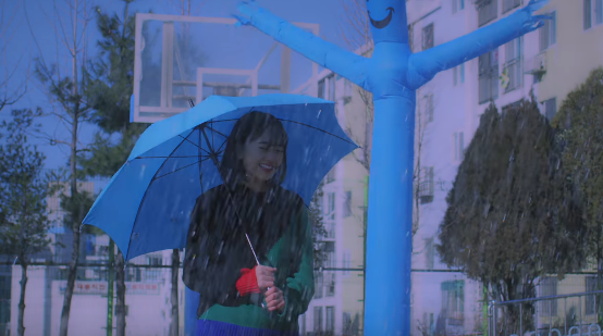 The MV for "Rain," a collaboration between Soyou and Baekhyun. 