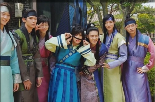 Behind-the-scene photo of "Hwarang" cast members.