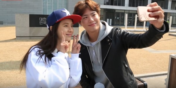 'Moonlight Drawn by Clouds' actor Park Bo Gum completes a mission with Song Ji Hyo on 'Running Man.'