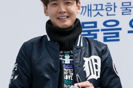 Jung Kyung Ho during the event for AVEDA 'Earth Month 2016 Walk For Water'.
