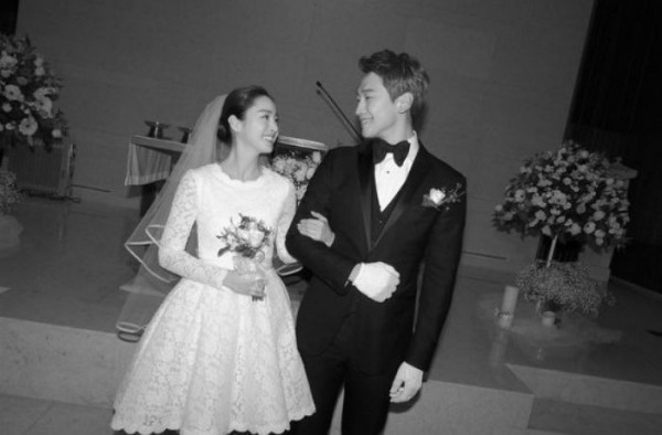 Kim Tae Hee and Rain all smiles on their wedding day last January. 19.