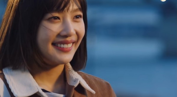 Red Velvet's Joy is a bubbly high school student gifted with beautiful voice in "The Liar and His Lover."