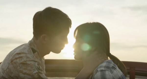 Song Joong Ki (L) and Song Hye Kyo (R) in an intimate scene on KBS2's 'Descendants of the Sun.'