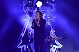 Recording artist Harry Styles of One Direction performs onstage during 102.7 KIIS FMs Jingle Ball 2015