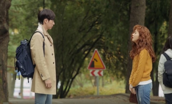 Park Hae Jin (L) and Kim Go Eun (R) in 'Cheese in the Trap' drama series.