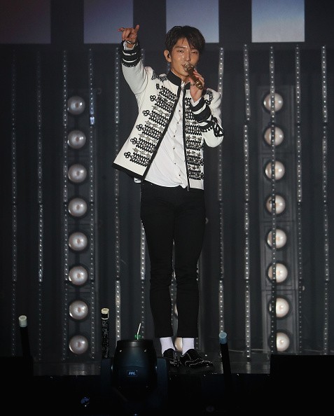 'Scarlet Heart Ryeo' actor Lee Joon Gi performs in front of his Singaporean fans during his Asian concert tour.