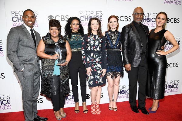 L-R) Actors Jason Winston George, Chandra Wilson, Kelly McCreary, Caterina Scorsone, Sarah Drew, James Pickens Jr. and Camilla Luddington pose in the press room during the People's Choice Awards 2017 at Microsoft Theater on January 18, 2017 in Los Angeles