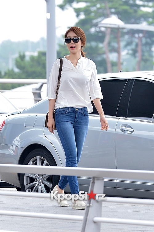 Yoo In Na at Incheon International Airport Heading to LA M.NET K-CON 2014