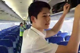 Chinese cabin crew resembles Korean heartthrob Song Joong Ki.