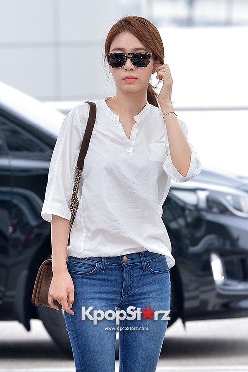 Yoo In Na at Incheon International Airport Heading to LA M.NET K-CON 2014