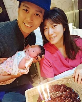 Celebrity couple Andie Chen and Kate Pang with their newborn baby Avery.