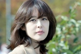 Lee Ha-na made her acting debut in Alone in Love (2006), and has since starred in Women of the Sun (2008), Triple (2009), The Fair Love (2010), and High School King of Savvy (2014).