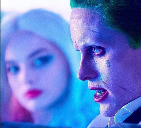 Jared Leto sends Margot Robbie (Harley Quinn) a live rat for a gift and she finds it cool. 