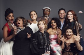 The cast of Grey's Anatomy pose for a group photo. 