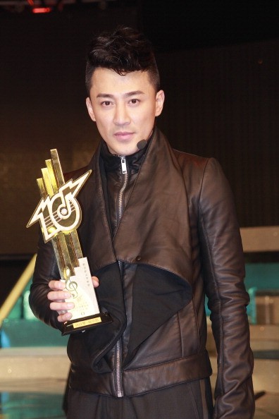 Raymond Lam in the 2012 Jade Solid Gold Best Ten Music Awards Presentation.