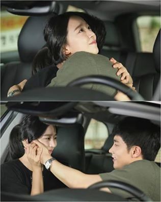 Shin Hye Sun (L) and Sung Hoon (R) in Korean drama "Five Enough."