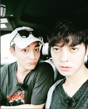 Roy Kim (L) and Jung Joon Young (R) reportedly filming for MBC's web show "Celebrity Bromance."